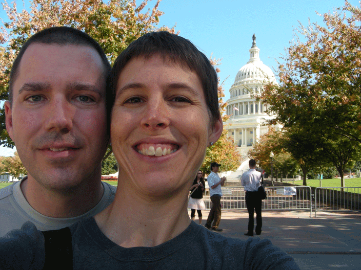 DSCN2951.gif - Another self portrait at the Capitol (Oct '08)